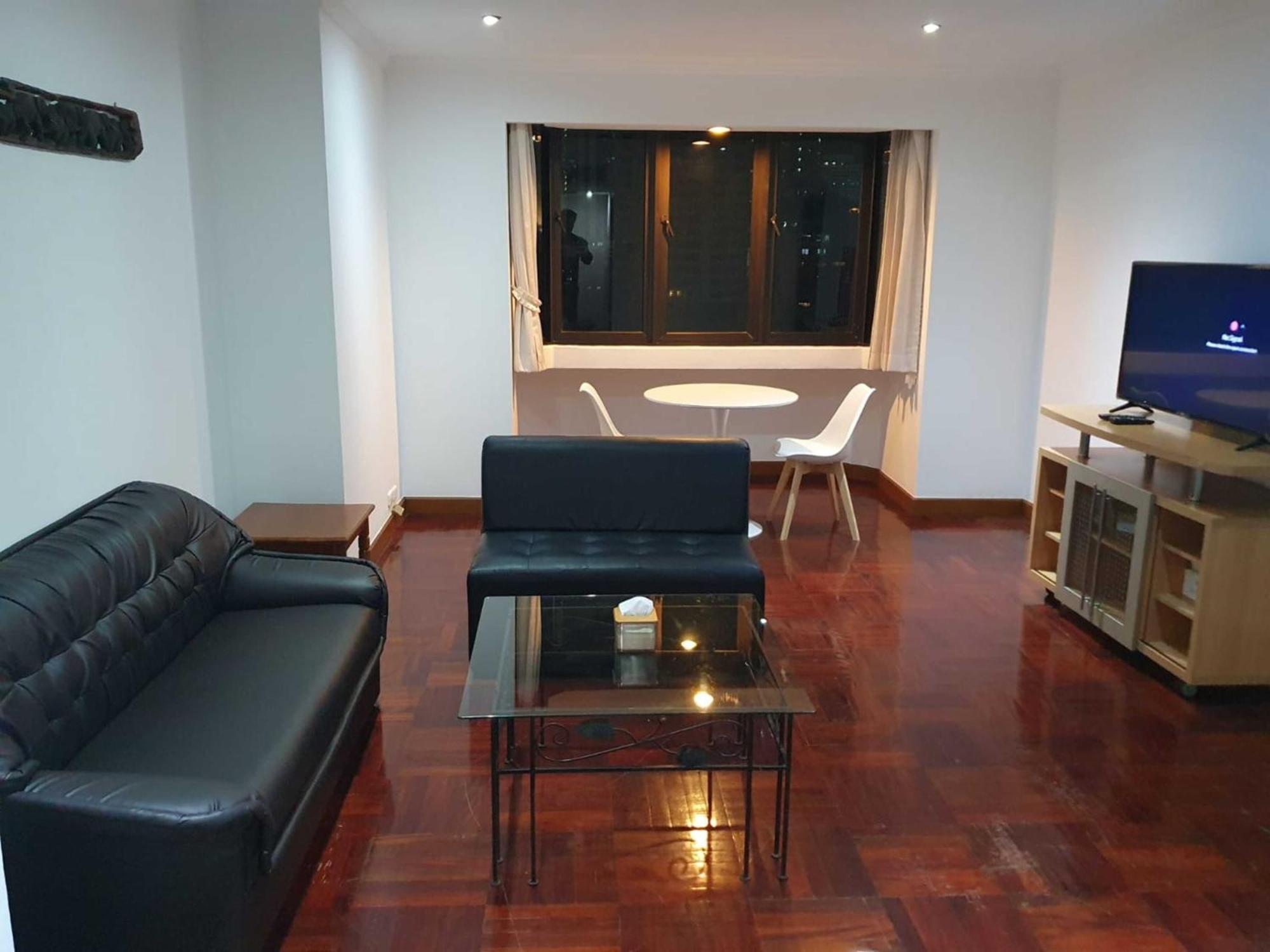 Affordable Serviced Apartments In Nana Omni Tower - Prime Sukhumvit Location Bangkok Exterior photo